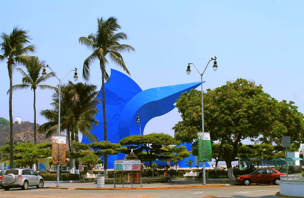 Escultura de pez vela en Manzanillo