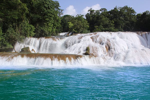 cascadas de agua azul