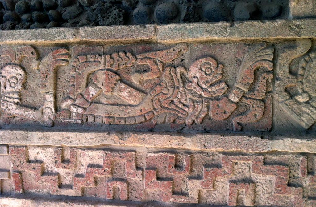 muro de serpientes en Tula